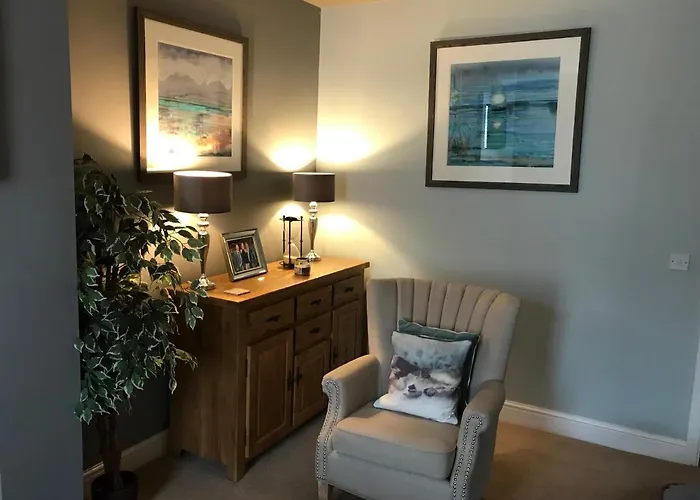 Cosy House Set In Historic Town Of Clitheroe