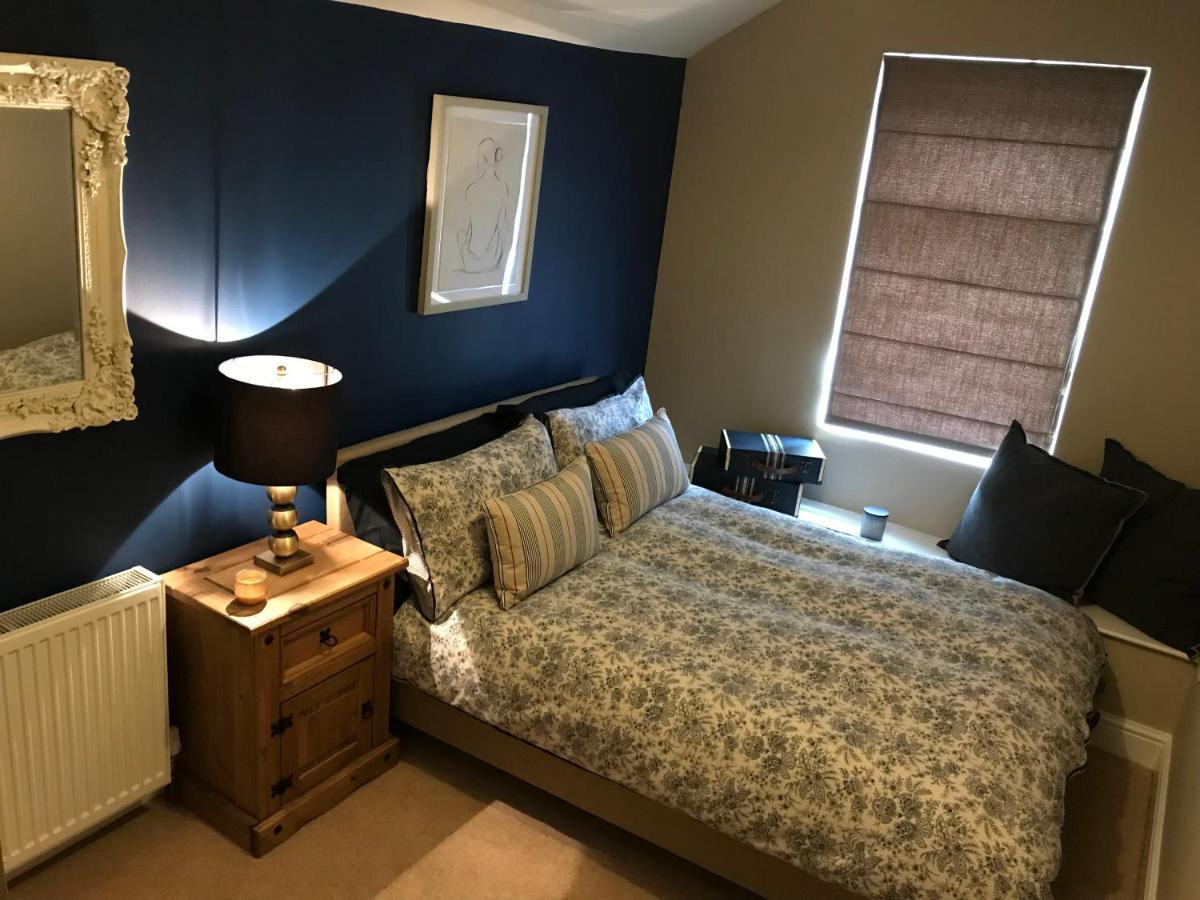 Cosy House Set In Historic Town Of