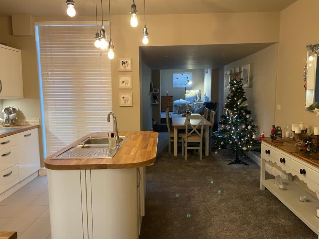 Cosy House Set In Historic Town Of Holiday home *